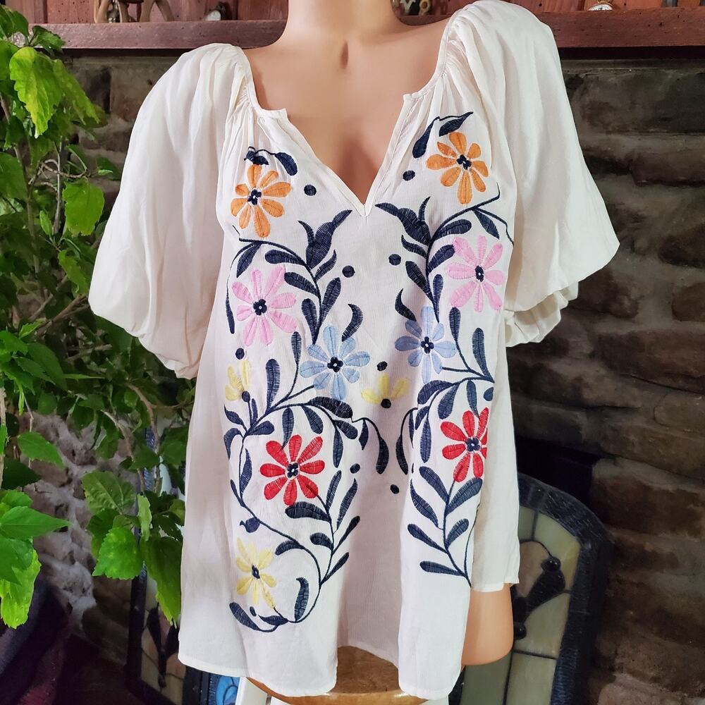 Bumblebee A Happy Boutique Embroidered Floral Peasant Blouse Plus Size 2X